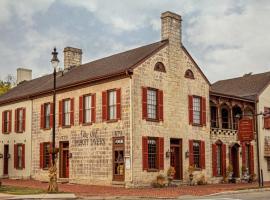 Talbott Tavern and Inn，位于巴兹敦My Old Kentucky Home State Park附近的酒店