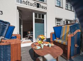 Das Handtuchhaus - Wohnen im schmalsten Haus - Mittendrin，位于黑灵斯多夫的度假屋