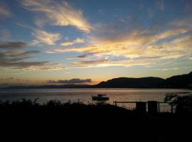 Pefkos Beachfront Villa，位于佩基罗德的酒店