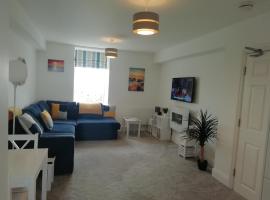 Rhodri Apartment with Sea Views and Sun Terrace，位于特雷杜尔的度假屋