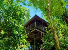 Cairns Rainforest Retreat，位于凯恩斯的酒店