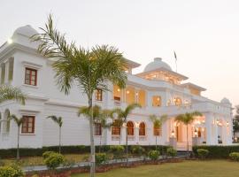 Umaid Farm Resort- A Legancy Vintage Stay In Jaipur，位于斋浦尔的度假村