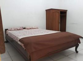 OYO 3045 Hotel Maksum Family，位于Ngawi的酒店