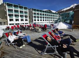 Teleo Vacanze - Villaggio Olimpico di Sestriere，位于塞斯特雷的度假村