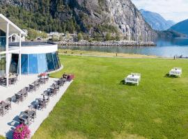 Valldal Fjordhotell - by Classic Norway Hotels，位于瓦尔河谷的浪漫度假酒店