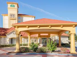 La Quinta Inn and Suites by Wyndham, Ocala，位于奥卡拉的酒店