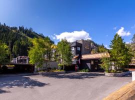 Red Wolf Lodge at Olympic Valley，位于奥林匹克谷的酒店