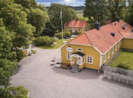 Malmgårdens vandrarhem B&B，位于斯特兰奈斯的酒店