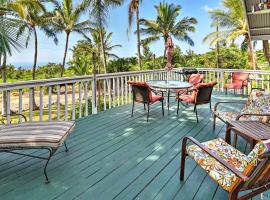 Breezy Kailua-Kona Bungalow with Lanai and Ocean View!，位于科纳的酒店