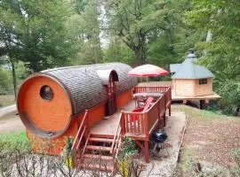 LES GITES DU PARC MANTOCHE LE TONNEAU