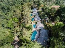 The Grand Bakas Jungle Retreat Villa，位于Klungkung的酒店