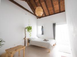 Casa Calma Yoga Guesthouse，位于阿格特的酒店