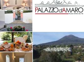 Palazzo D'Amaro Historical Residence，位于博斯科特雷卡塞的酒店
