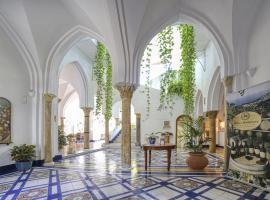 Palazzo Confalone，位于拉维罗的酒店