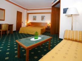 伊斯坦斯酒店，位于摩德纳的酒店