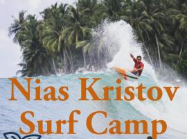 Nias Kristov Surf Camp，位于Lagudri的海滩短租房