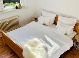 An der Uniklinik, Apartment mit eigener Küche und renoviertem Badezimmer, Zentrale Lage