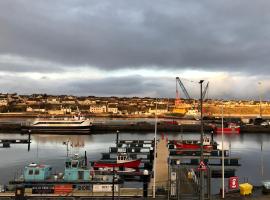 The Steamboat - A Flat with Amazing Harbour Views，位于威克的酒店