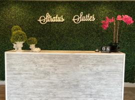 Stratus Suites Boutique Hotel，位于基林罗伯特·格雷军用机场 - GRK附近的酒店