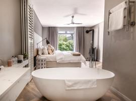 Franschhoek Boutique Hotel - Lion Roars Hotels & Lodges，位于弗朗斯胡克的酒店
