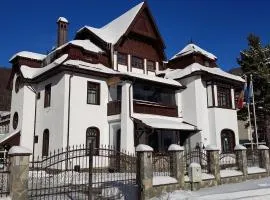 White Wood Chalet