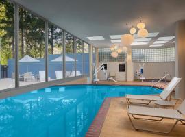 波特兰奥斯威戈湖皇冠假日酒店，位于莱克奥斯韦戈的酒店