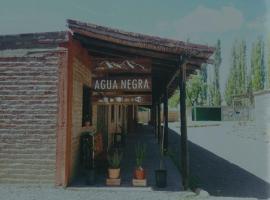 Agua Negra，位于Las Flores的宾馆