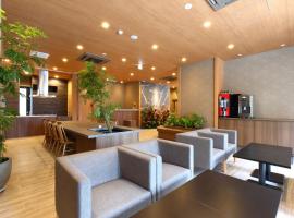 LUXCARE HOTEL，位于大阪的酒店