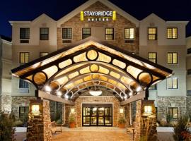 Staybridge Suites Auburn Hills, an IHG Hotel，位于奥本希尔斯Oakland County International - PTK附近的酒店