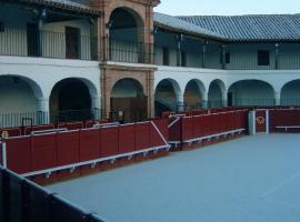 Hotel Plaza de Toros de Almadén，位于阿尔马登的酒店