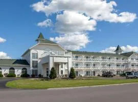 Clarion Hotel & Suites