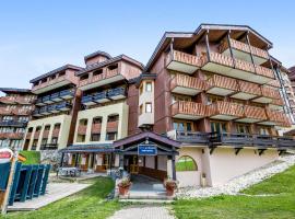 皮埃尔星座假期公寓式酒店，位于贝勒普拉涅普拉涅贝勒科特滑雪学校附近的酒店