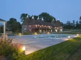 Goudhurst Oast by Bloom Stays