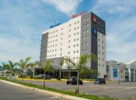 Ibis Budget Lorena - Circuito da Fé，位于洛雷纳的酒店