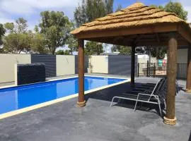 Ceduna Foreshore Caravan Park，位于塞杜纳的乡村别墅