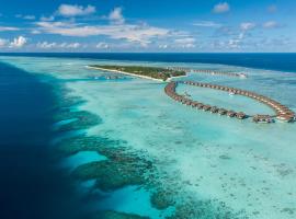 Pullman Maldives All-Inclusive Resort，位于Maamutaa的度假村