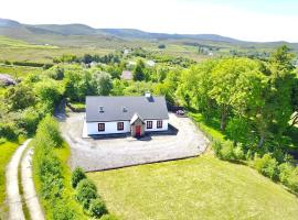 Red Deer Cottage near Connemara National Park in Letterfrack，位于莱特弗拉克的酒店