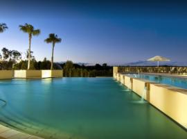 Pelican Waters Resort，位于卡伦德拉的Spa酒店