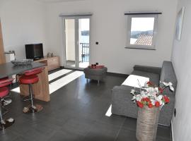 Villa Pina Apartment Nicos 2-4 Pers，位于迪斯诺的酒店