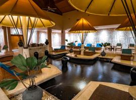 佳蓝汶莱度假村，位于哥打京那巴鲁的带热水浴缸的酒店