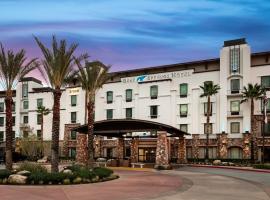 Bear Springs Hotel，位于海兰的酒店