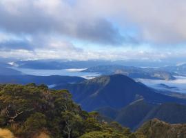 Off The Beaten Trail Acc & Bike Tours，位于默奇森的酒店