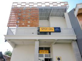SPOT ON 2723 Gatsu Kost，位于Nganjuk的酒店