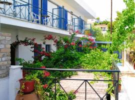 麦米顿公寓，位于阿吉亚玛丽娜的酒店