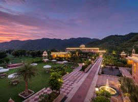 Tree of Life Inderpura Resort Udaipurwati，位于Jhunjhunūn的酒店