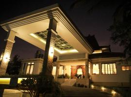 Ndalem Nuriyyat Villa, Spa & Skin Care，位于日惹的带按摩浴缸的酒店