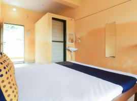 SPOT ON 49505 Hotel Shriprasth，位于科拉德的酒店