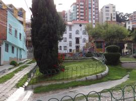Hostal Bivouac，位于拉巴斯布宜诺斯艾利斯缆车站附近的酒店