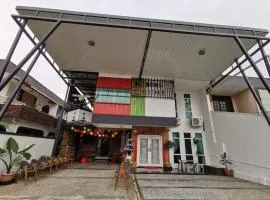 THE BOXS CONTAINER HOMESTAY