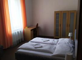 Tourist room Maria，位于俄斯特拉发的酒店